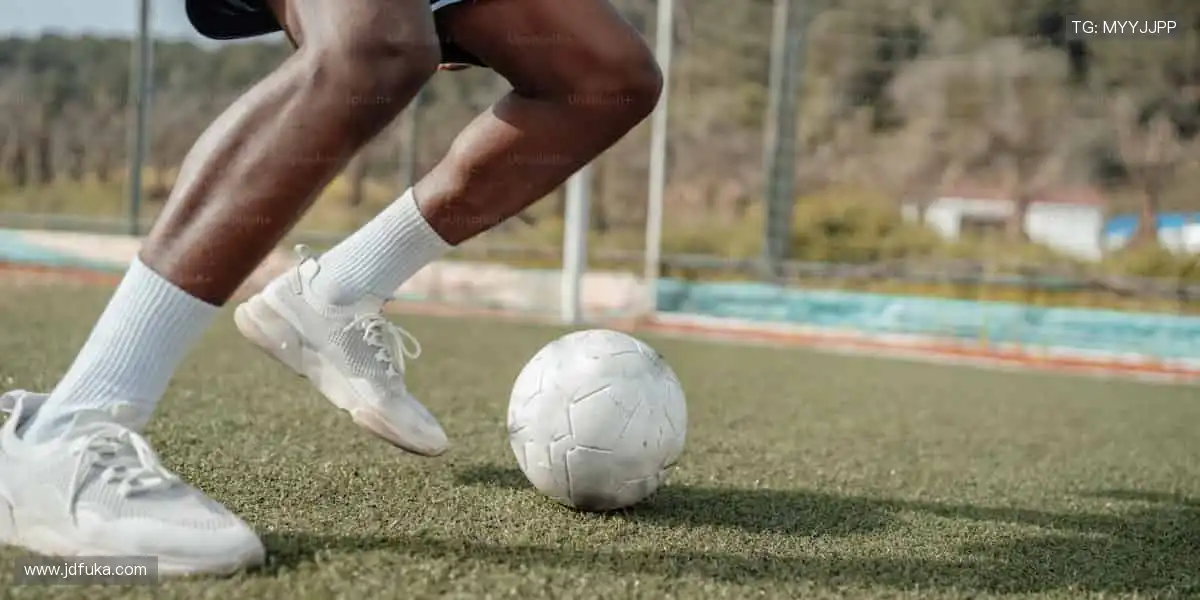 🎮潮流周边，让热爱从赛场延伸到生活！🌟